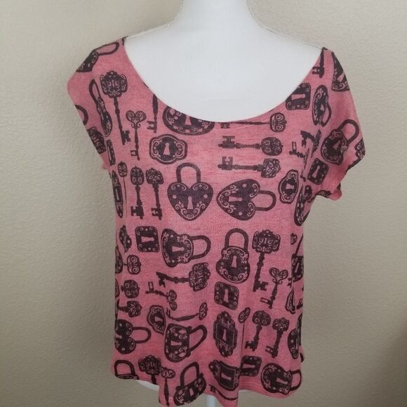 BLU PLANET Dusty Rose Top Black Key Print Large (2149) - Picture 1 of 5